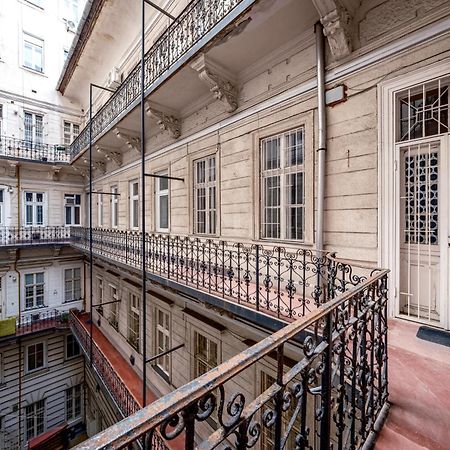 Soho Downtown Apartment Budapest Exteriör bild